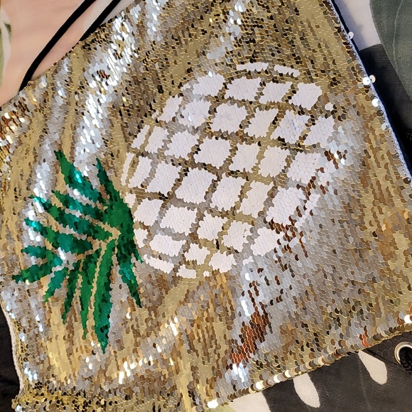 Madden Girl gym/overnight bag plus backpack tote - Picture 8 of 9